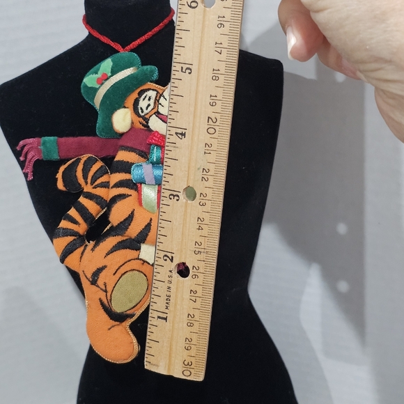 Disney Christmas Ornament Vintage Tigger delivers Gifts 🎁 Soft 2 sided L👀K - Picture 3 of 8